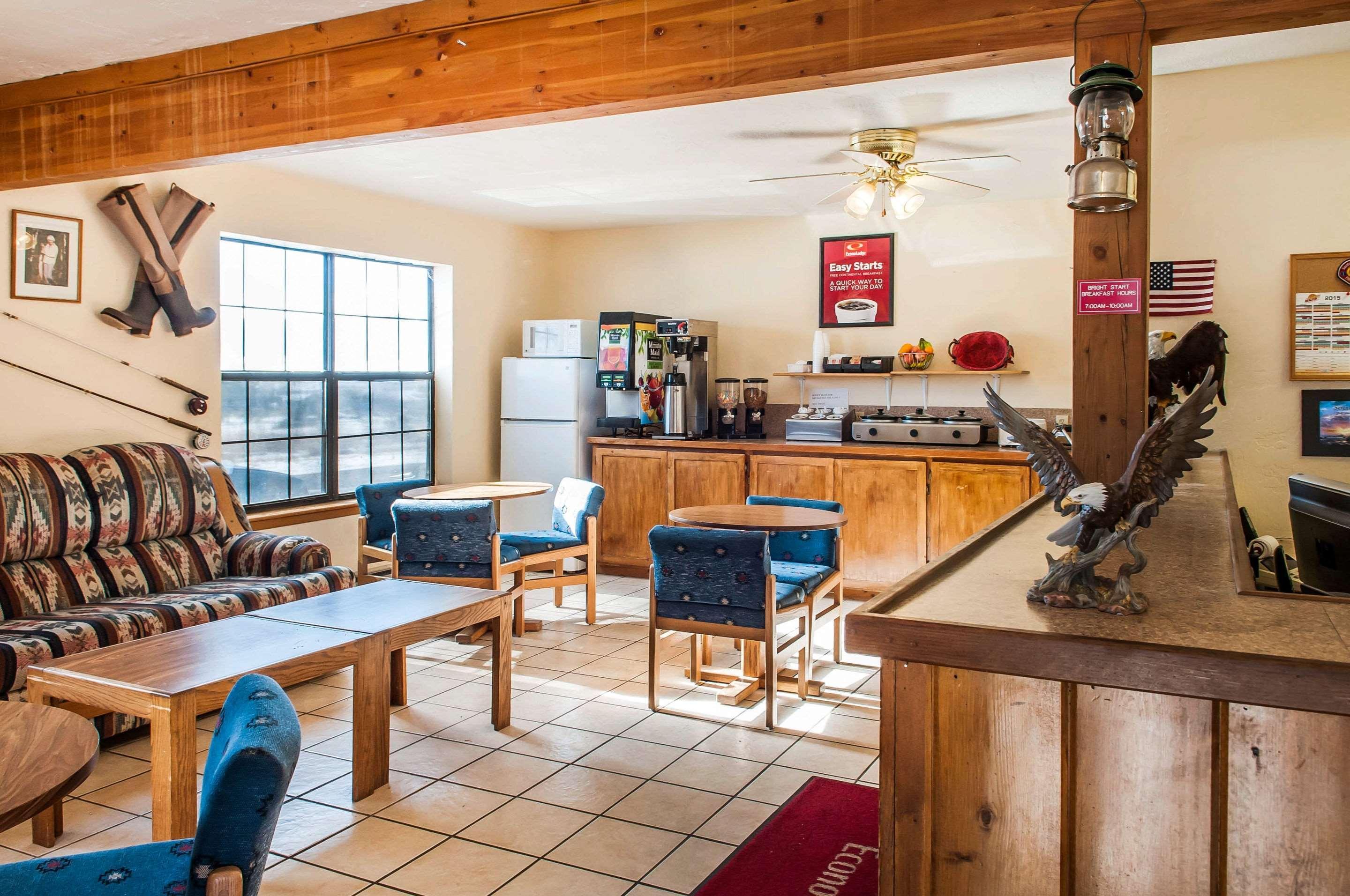 Econo Lodge Eagle Nest Eksteriør bilde