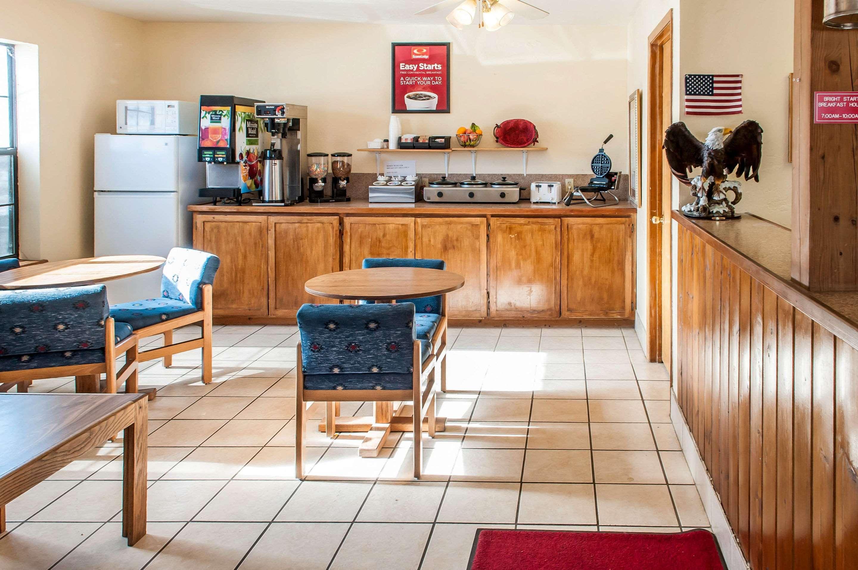 Econo Lodge Eagle Nest Eksteriør bilde