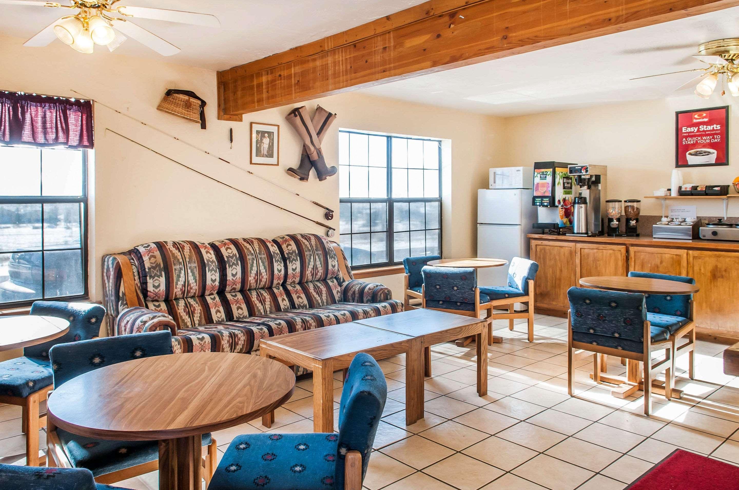 Econo Lodge Eagle Nest Eksteriør bilde