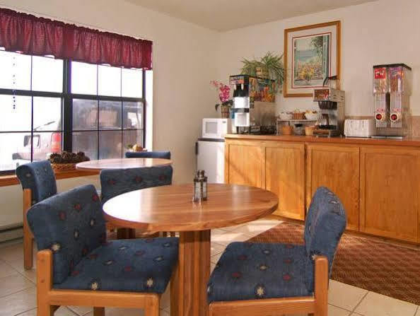 Econo Lodge Eagle Nest Eksteriør bilde